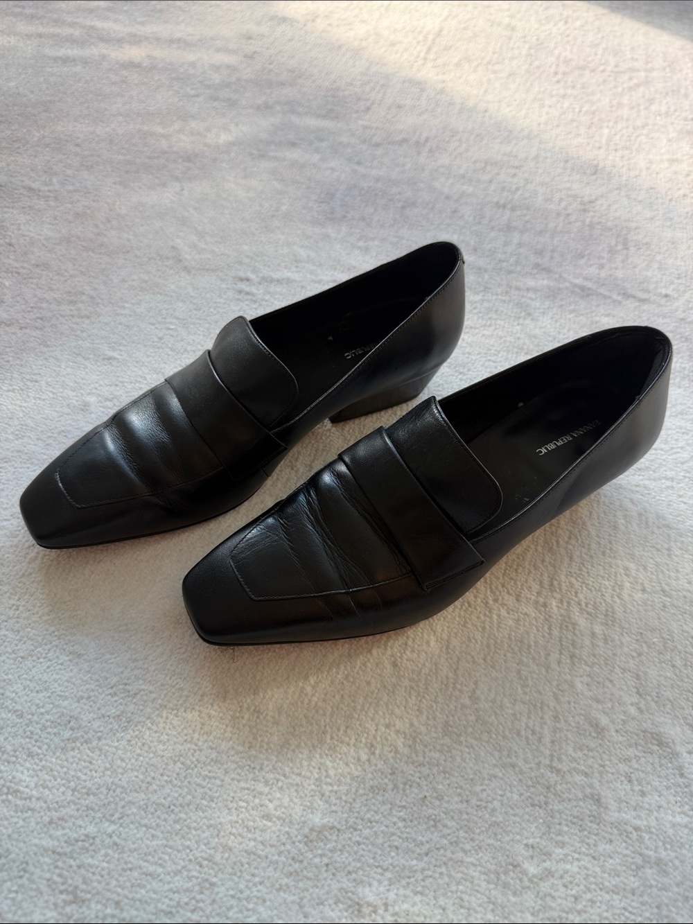 Banana Republic Women’s Black Leather Slip-On Loafers
